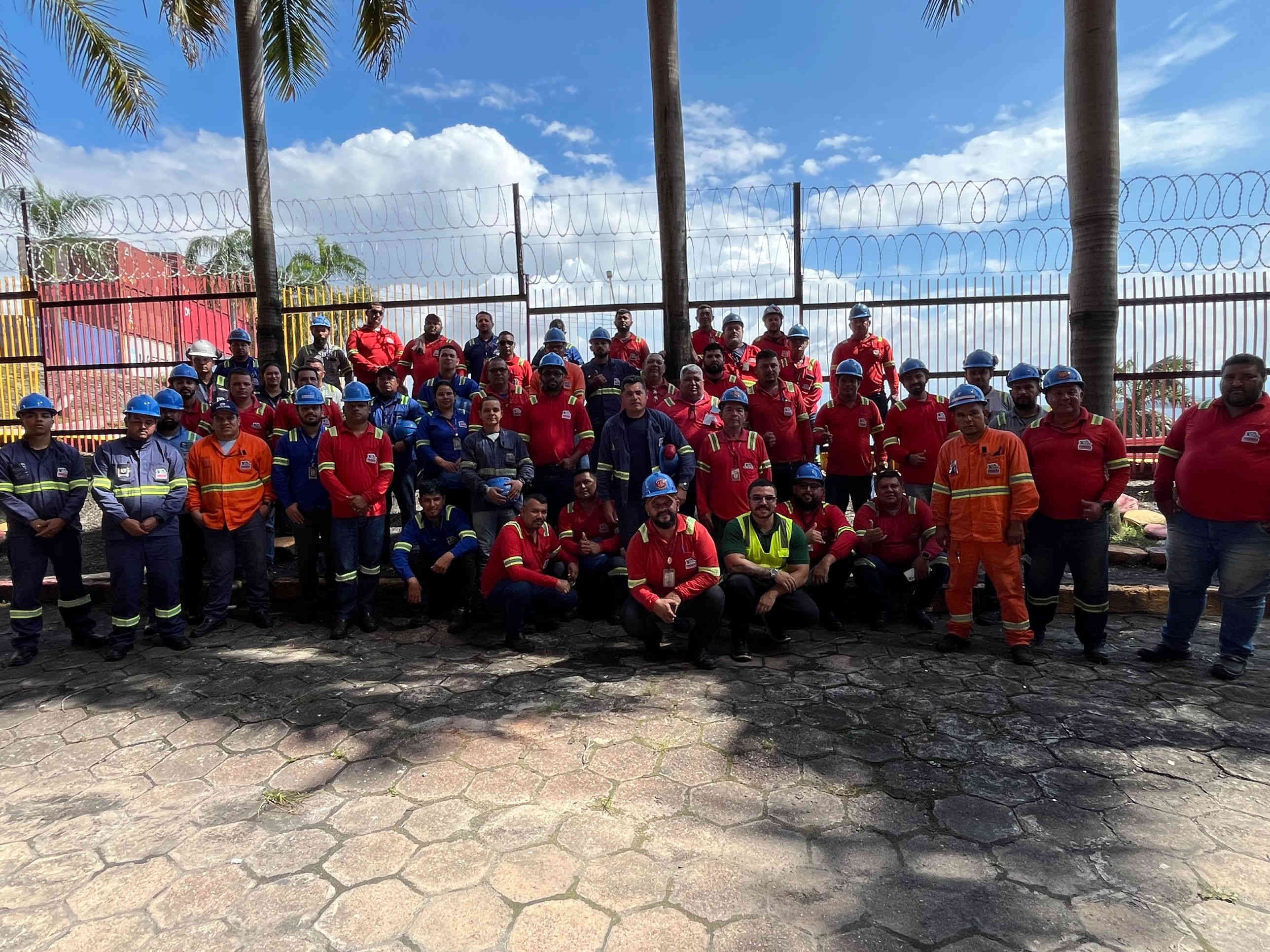 Turma ampliada de brigadistas